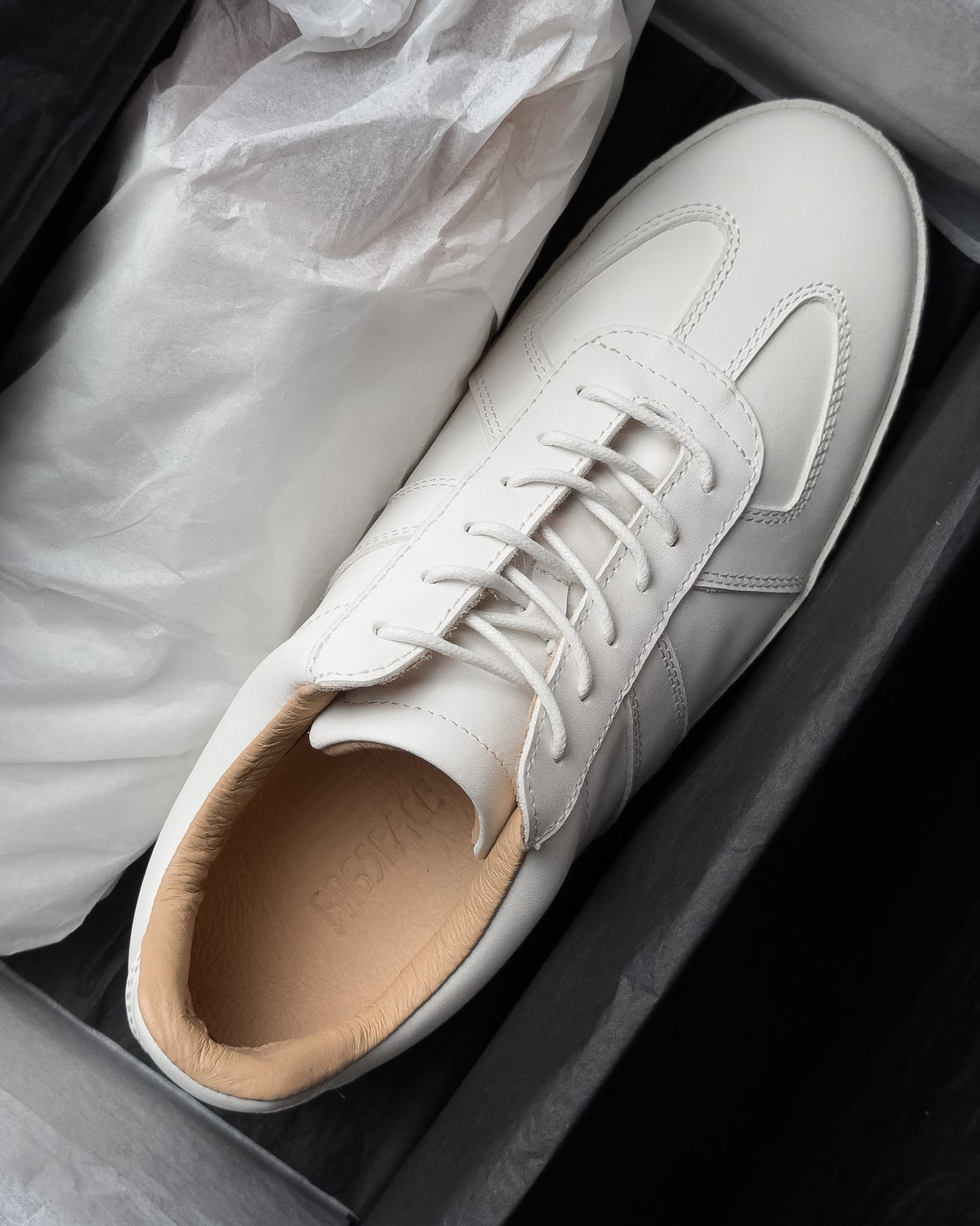 รองเท้าหนังแท้ผู้ชาย Carina Fade White GAT Bagspace