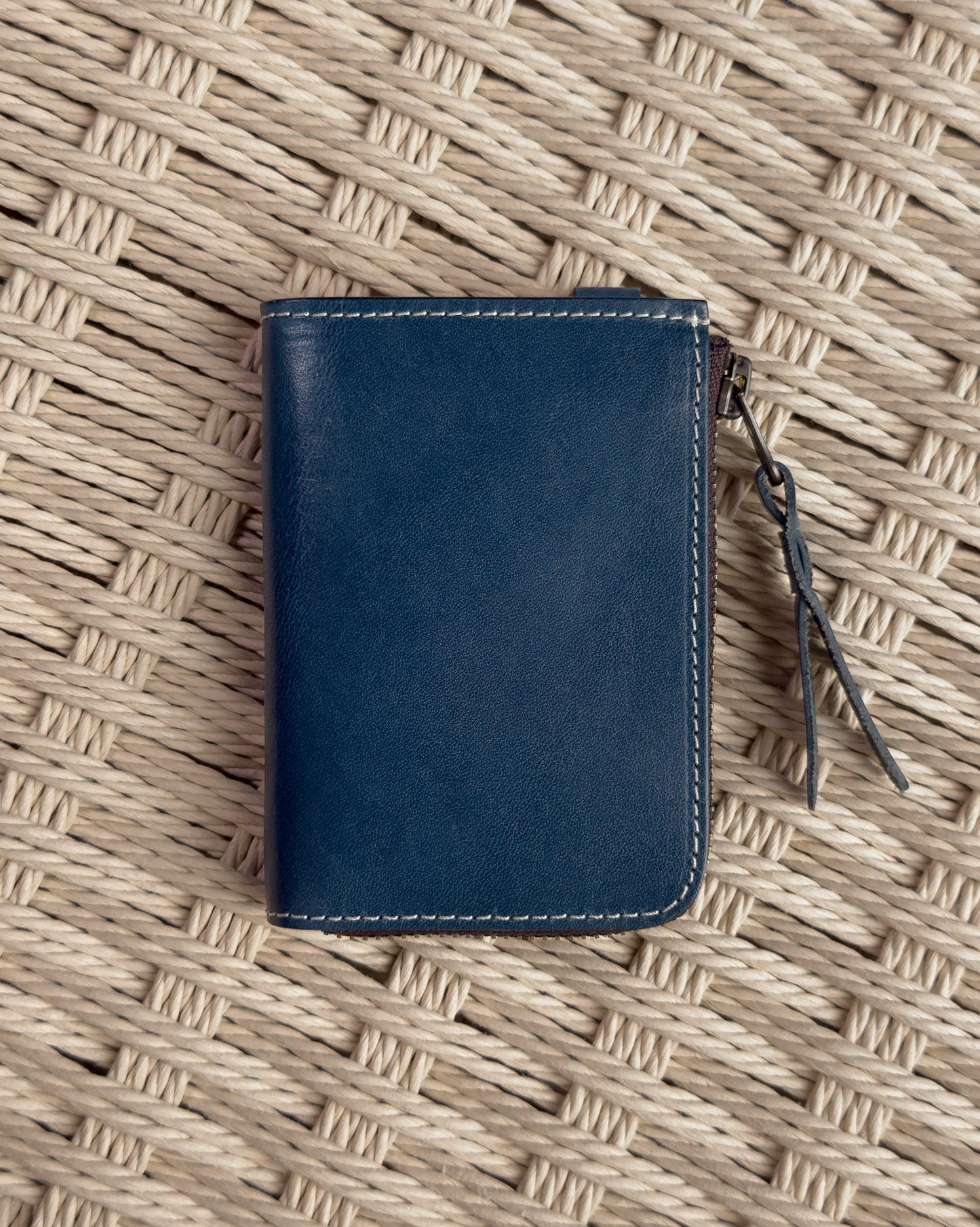 กระเป๋าสตางค์สั้นซิป หนังฟอกฝาดแท้ สี Navy Blue Bagspace