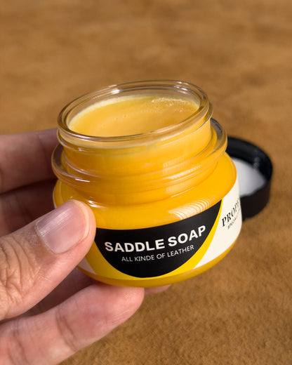Propert's Saddle Soap สบู่ทำความสะอาดหนังแท้ ขจัดคราบฝังลึก สำหรับกระเป๋าและรองเท้าหนังผิวเรียบ (60 มล.)