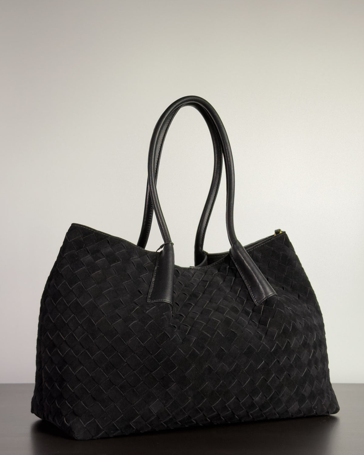Siena กระเป๋า Tote หนังกลับแท้ ไซส์ L สี Obsidian Black Bagspace