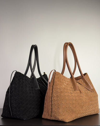 Siena Large Tote กระเป๋าหนังกลับแท้ วางคู่ 2 สี มีให้เลือกหลายสี Bagspace