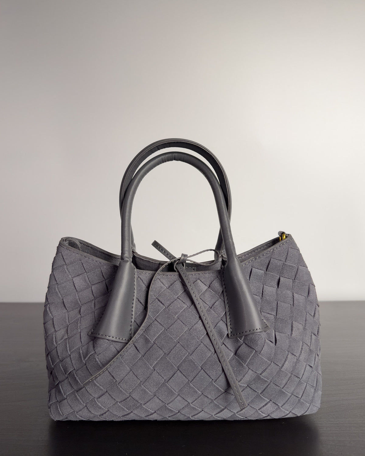 Siena กระเป๋า Tote หนังกลับแท้ ไซส์ S สี Graphite Grey Bagspace