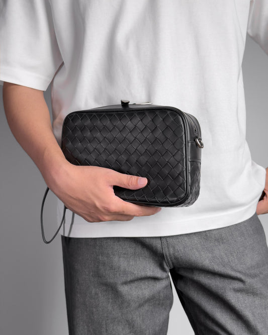 Saxon day-trip bag กระเป๋าสะพายข้างใบเล็ก แบบสานหนังวัวแท้
