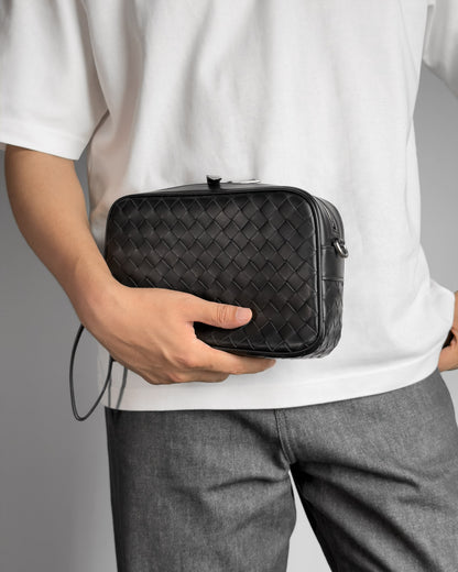 Saxon day-trip bag กระเป๋าสะพายข้างใบเล็ก แบบสานหนังวัวแท้