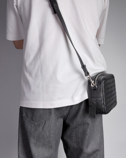 Saxon day-trip bag กระเป๋าสะพายข้างใบเล็ก แบบสานหนังวัวแท้