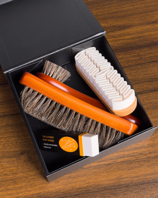 Shoe Care Brush Set เซตแปรงดูแลรองเท้า 4 ชิ้น พร้อมกล่องแม่เหล็ก