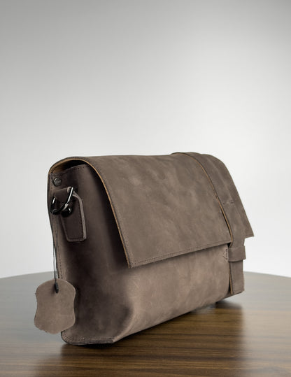 Raven Fold Bag (BM17) - Premium Nubuck