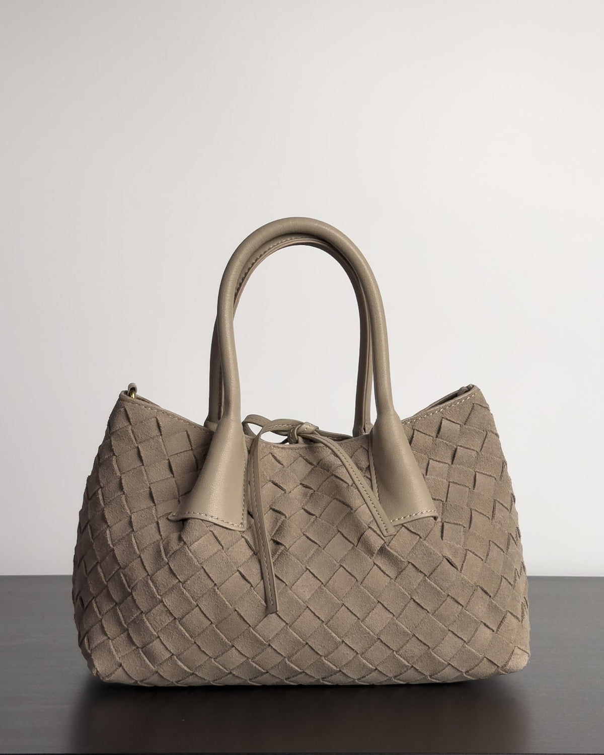 Siena Mini Tote กระเป๋าหนังกลับแท้ งานสาน สี Taupe Grey ด้านหน้า Bagspace